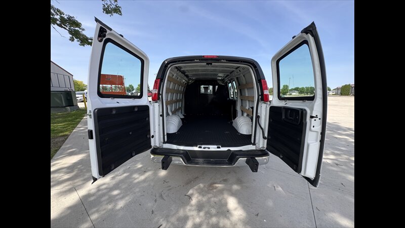 2025 GMC Savana 2500 - Photo 7 - Spring Valley, MN 55975