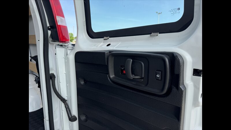 2025 GMC Savana 2500 - Photo 9 - Spring Valley, MN 55975