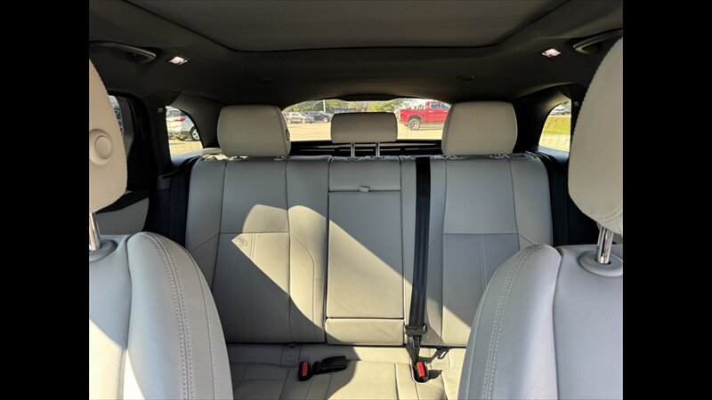 2024 Land Rover Range Rover DYNAMIC P400 Velar - Photo 9 - Spring Valley, MN 55975