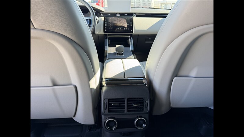 2024 Land Rover Range Rover DYNAMIC P400 Velar - Photo 19 - Spring Valley, MN 55975