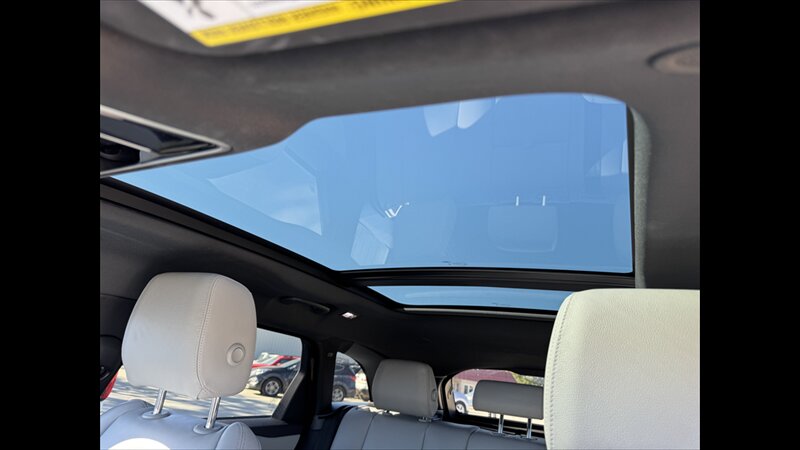 2024 Land Rover Range Rover DYNAMIC P400 Velar - Photo 8 - Spring Valley, MN 55975