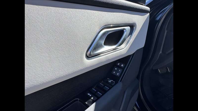 2024 Land Rover Range Rover DYNAMIC P400 Velar - Photo 10 - Spring Valley, MN 55975