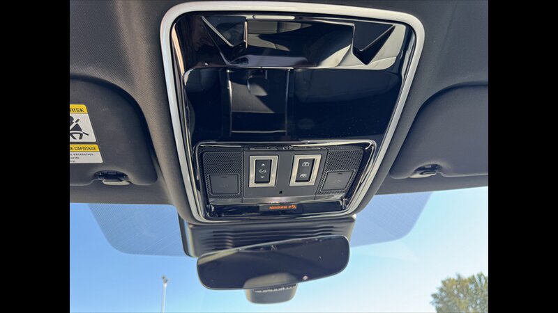 2024 Land Rover Range Rover DYNAMIC P400 Velar - Photo 15 - Spring Valley, MN 55975