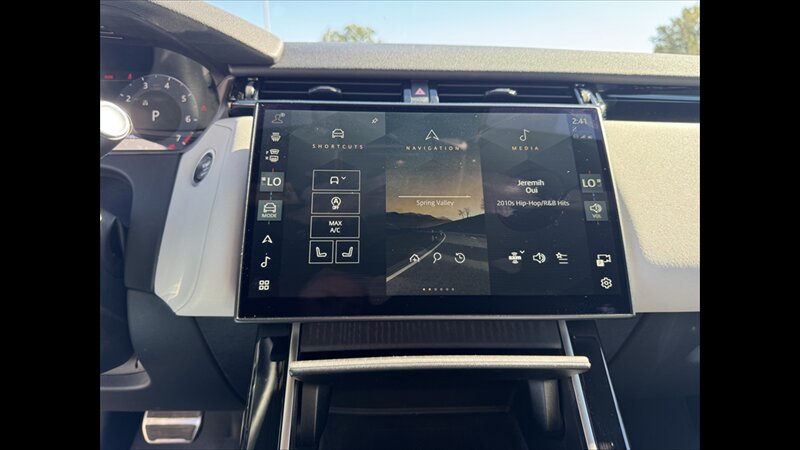 2024 Land Rover Range Rover DYNAMIC P400 Velar - Photo 17 - Spring Valley, MN 55975