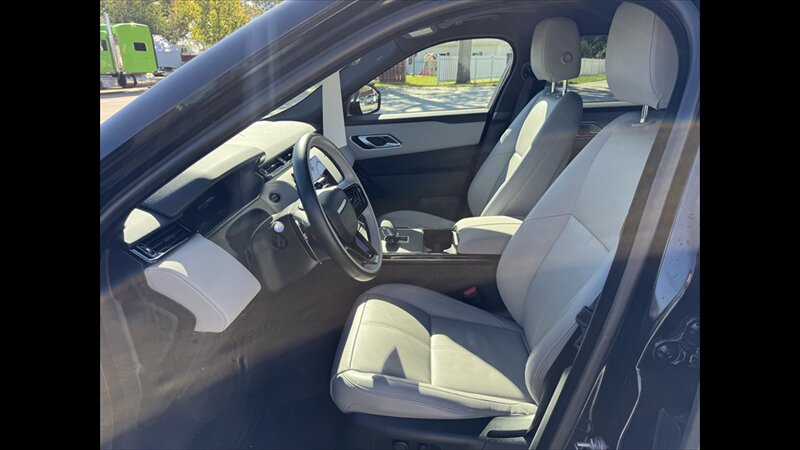 2024 Land Rover Range Rover DYNAMIC P400 Velar - Photo 7 - Spring Valley, MN 55975