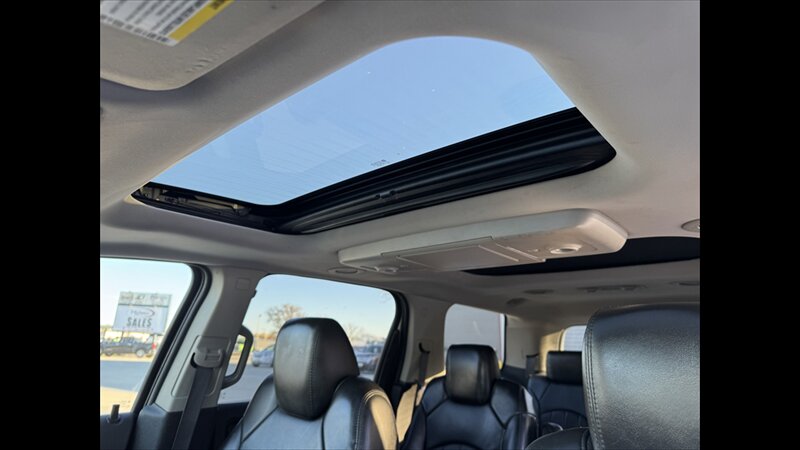 2010 GMC Acadia SLT-2   - Photo 16 - Spring Valley, MN 55975