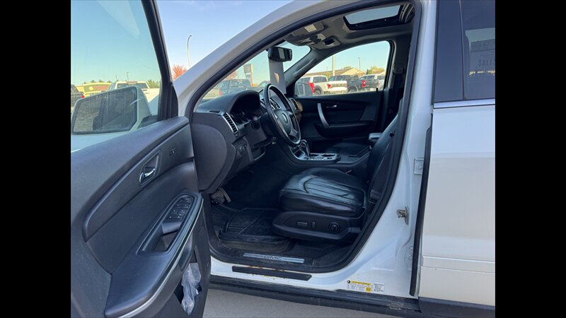 2010 GMC Acadia SLT-2   - Photo 6 - Spring Valley, MN 55975