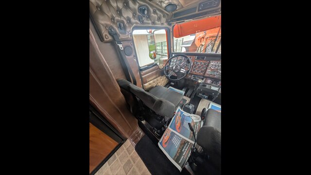 2000 KENWORTH W900 - Photo 10 - Spring Valley, MN 55975