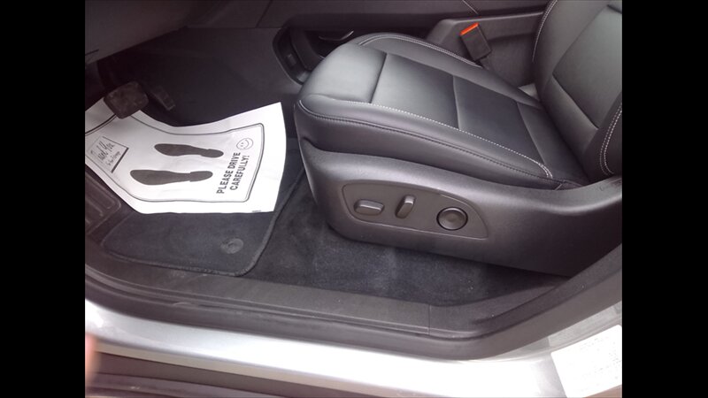 2026 GMC Acadia ELEVATION - Photo 8 - Spring Valley, MN 55975