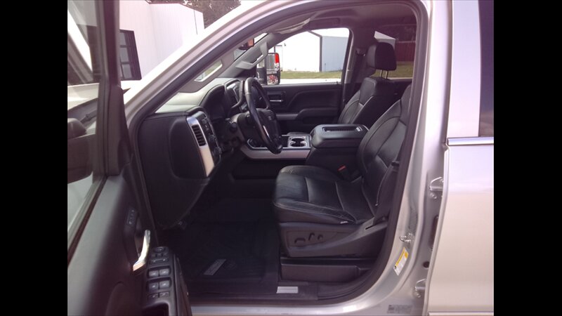 2019 Chevrolet Silverado 3500 LTZ - Photo 11 - Spring Valley, MN 55975