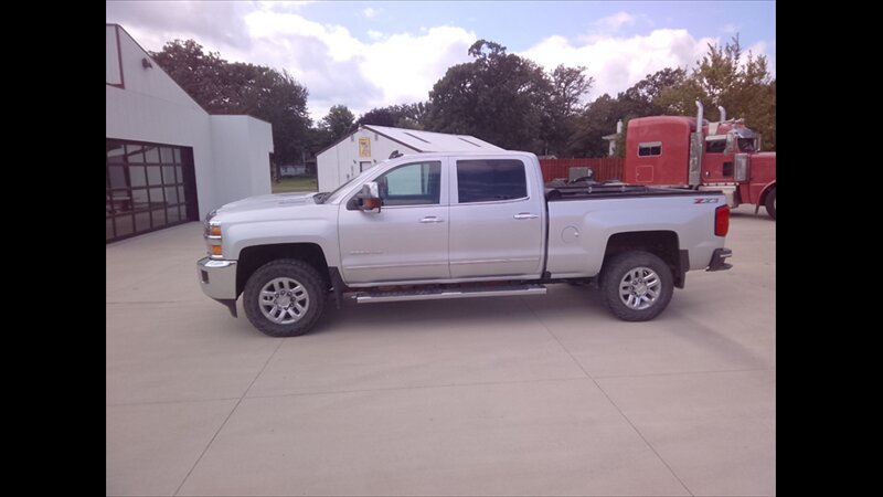 2019 Chevrolet Silverado 3500 LTZ - Photo 2 - Spring Valley, MN 55975
