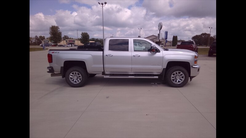 2019 Chevrolet Silverado 3500 LTZ   - Photo 1 - Spring Valley, MN 55975