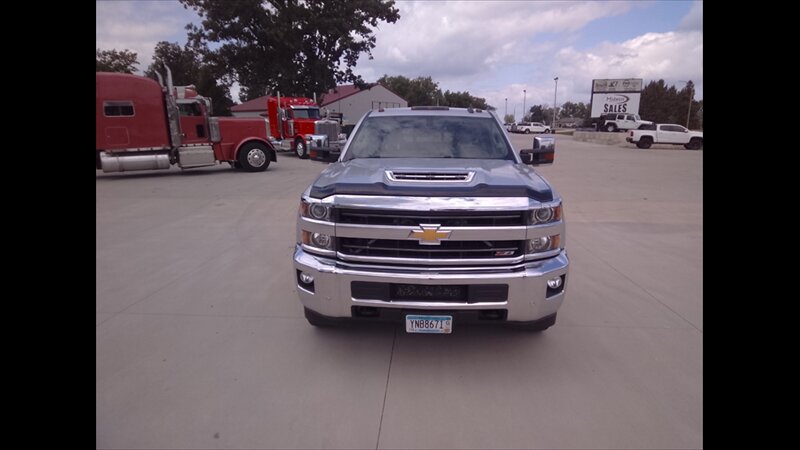 2019 Chevrolet Silverado 3500 LTZ - Photo 5 - Spring Valley, MN 55975