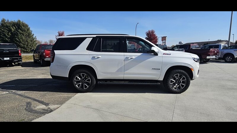 Chevrolet Tahoe's photo