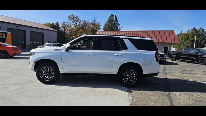 2021 Chevrolet Tahoe Z71 photo 2