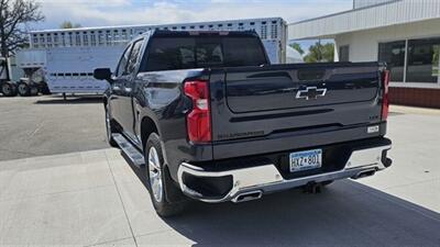 2022 Chevrolet Silverado 1500 Limited LTZ   - Photo 10 - Spring Valley, MN 55975