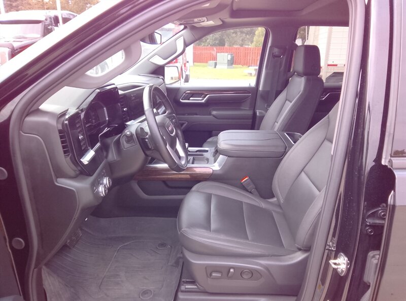 2025 GMC Sierra 1500 Elevation - Photo 12 - Spring Valley, MN 55975