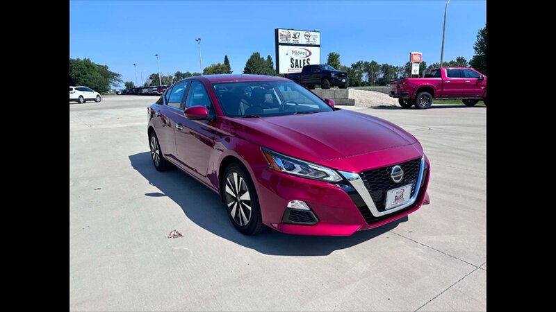 2022 Nissan Altima 2.5 SV - Photo 3 - Spring Valley, MN 55975
