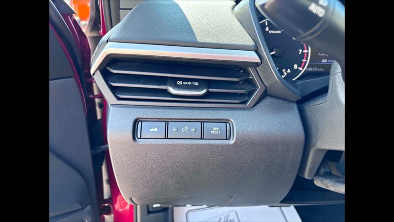 2022 Nissan Altima 2.5 SV - Photo 17 - Spring Valley, MN 55975