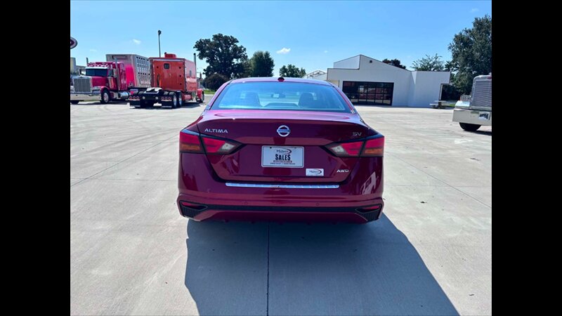 2022 Nissan Altima 2.5 SV - Photo 7 - Spring Valley, MN 55975