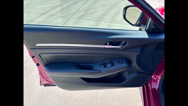 2022 Nissan Altima 2.5 SV - Photo 15 - Spring Valley, MN 55975