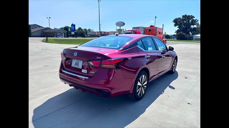 2022 Nissan Altima 2.5 SV - Photo 6 - Spring Valley, MN 55975