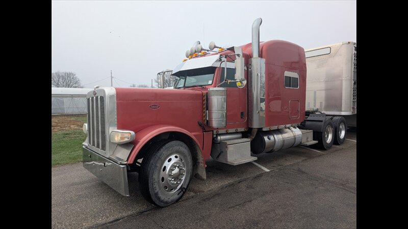 2015 Peterbilt 389   - Photo 1 - Spring Valley, MN 55975