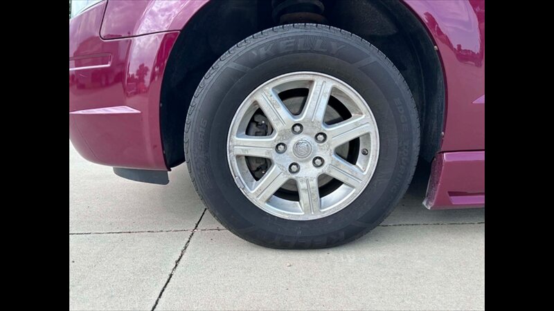 2008 Chrysler Town & Country Touring - Photo 23 - Spring Valley, MN 55975