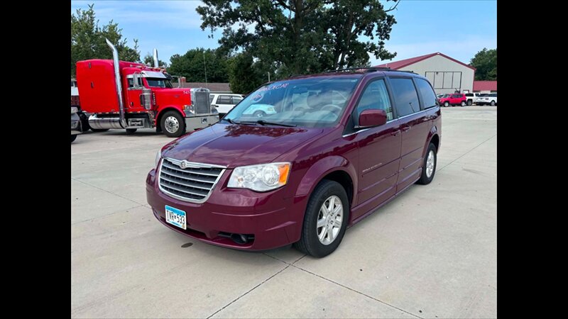 2008 Chrysler Town & Country Touring - Photo 3 - Spring Valley, MN 55975