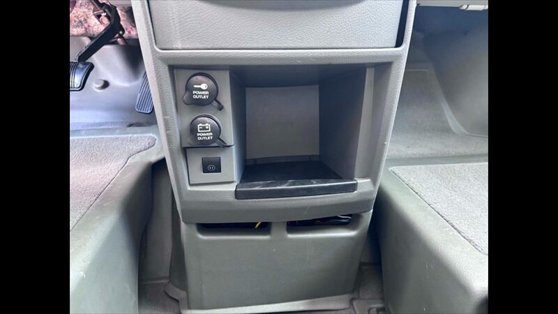 2008 Chrysler Town & Country Touring - Photo 14 - Spring Valley, MN 55975