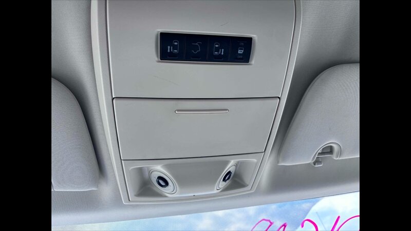 2008 Chrysler Town & Country Touring - Photo 17 - Spring Valley, MN 55975