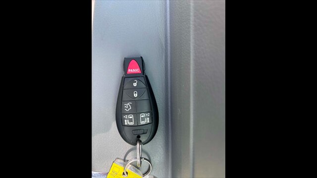 2008 Chrysler Town & Country Touring - Photo 24 - Spring Valley, MN 55975