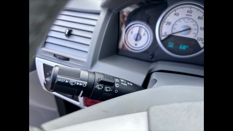 2008 Chrysler Town & Country Touring - Photo 11 - Spring Valley, MN 55975