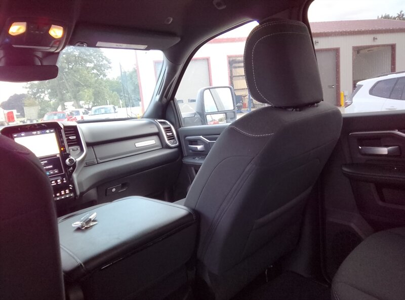 2026 RAM 2500 BIG HORN - Photo 11 - Spring Valley, MN 55975