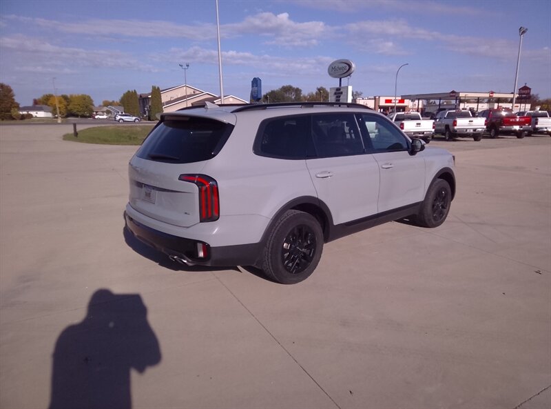 2024 Kia Telluride SX-Prestige X-Pro - Photo 12 - Spring Valley, MN 55975
