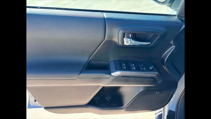 2021 Toyota Tacoma TRD Sport - Photo 19 - Spring Valley, MN 55975