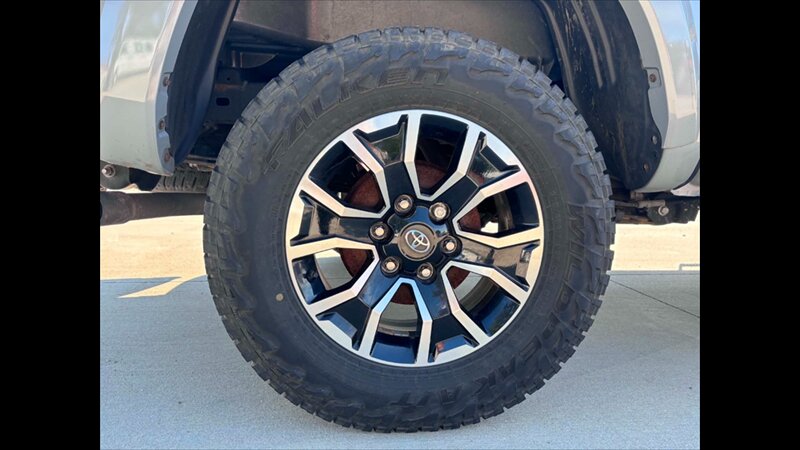 2021 Toyota Tacoma TRD Sport - Photo 28 - Spring Valley, MN 55975