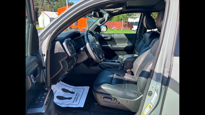 2021 Toyota Tacoma TRD Sport - Photo 8 - Spring Valley, MN 55975