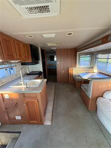 2002 Monaco Monarch SE   - Photo 3 - Shelbyville, KY 40065
