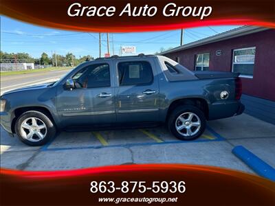 2011 Chevrolet Avalanche LT   - Photo 2 - Winter Haven, FL 33881