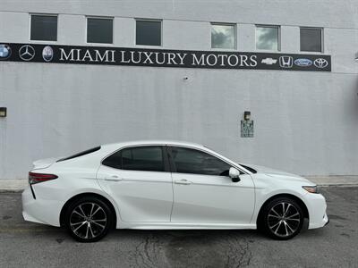 2018 Toyota Camry SE   - Photo 11 - Miami, FL 33155