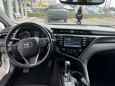 2018 Toyota Camry SE   - Photo 21 - Miami, FL 33155