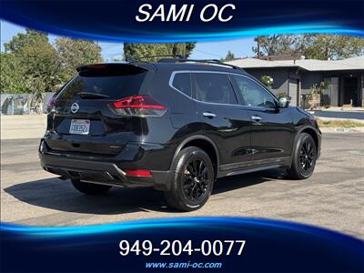 2018 Nissan Rogue SV   - Photo 9 - Fullerton, CA 92833