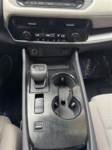 2022 Nissan Rogue SV - Photo 27 - Fullerton, CA 92833