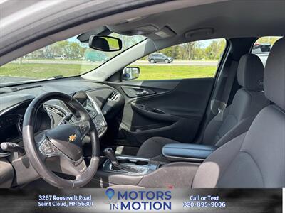 2018 Chevrolet Malibu LT   - Photo 9 - Saint Cloud, MN 56301