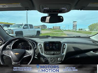 2018 Chevrolet Malibu LT   - Photo 10 - Saint Cloud, MN 56301