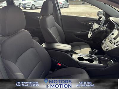 2018 Chevrolet Malibu LT   - Photo 13 - Saint Cloud, MN 56301