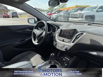 2018 Chevrolet Malibu LT   - Photo 12 - Saint Cloud, MN 56301