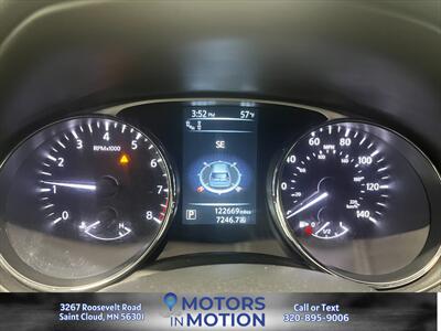 2016 Nissan Rogue SL AWD   - Photo 14 - Saint Cloud, MN 56301