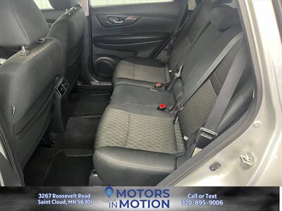 2018 Nissan Rogue S AWD   - Photo 15 - Saint Cloud, MN 56301